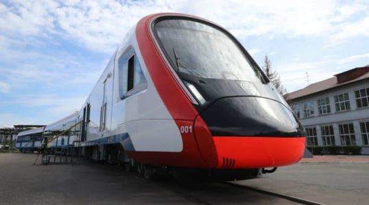 Макет головного вагона электропоезда «Иволга» передали Центральному музею железнодорожного транспорта России