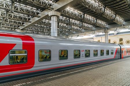 11 комфортабельных вагонов с местами для сидения поступили на Свердловскую железную дорогу