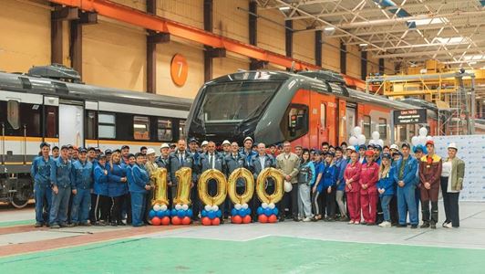 ДМЗ выпустил 11 000 вагон электропоезда