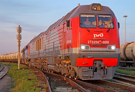 В локомотивном депо Челябинск началась эксплуатация новых тепловозов серии 2ТЭ25КМ